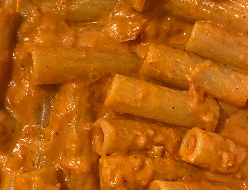 Vodka sauce eover rigatoni