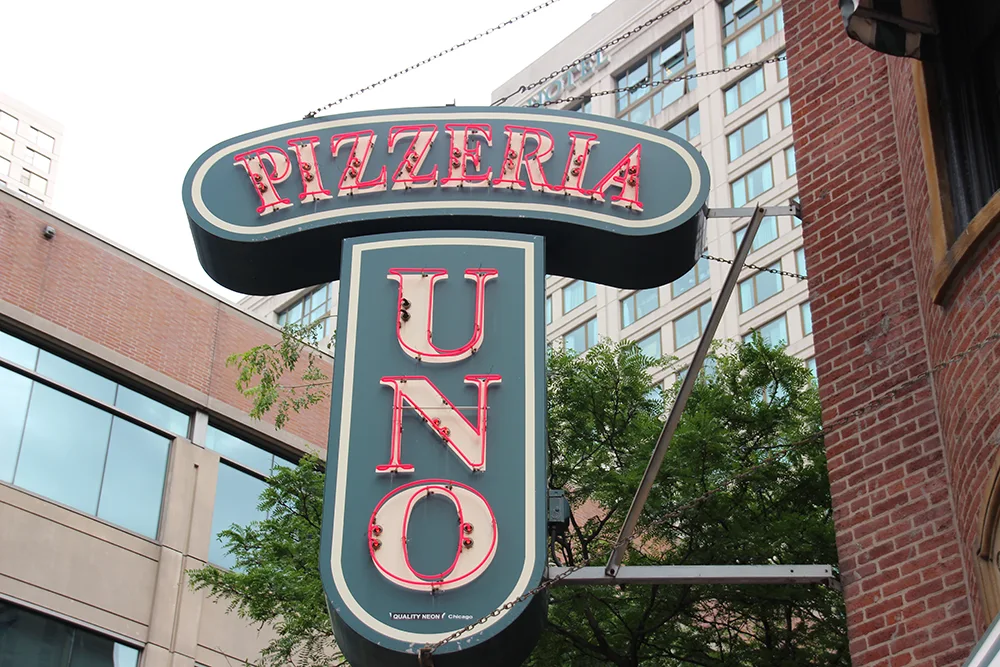 Pizzerria Uno Sign