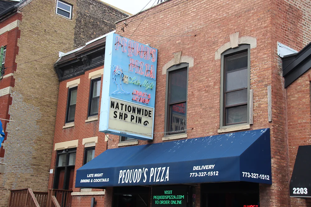 Pequod's chicago location